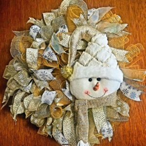Gold and White Snowman Wreath – Elegant Winter Door Décor for the Holidays
