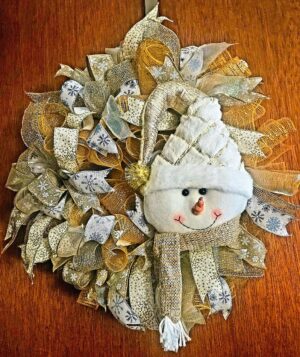 Gold and White Snowman Wreath – Elegant Winter Door Décor for the Holidays